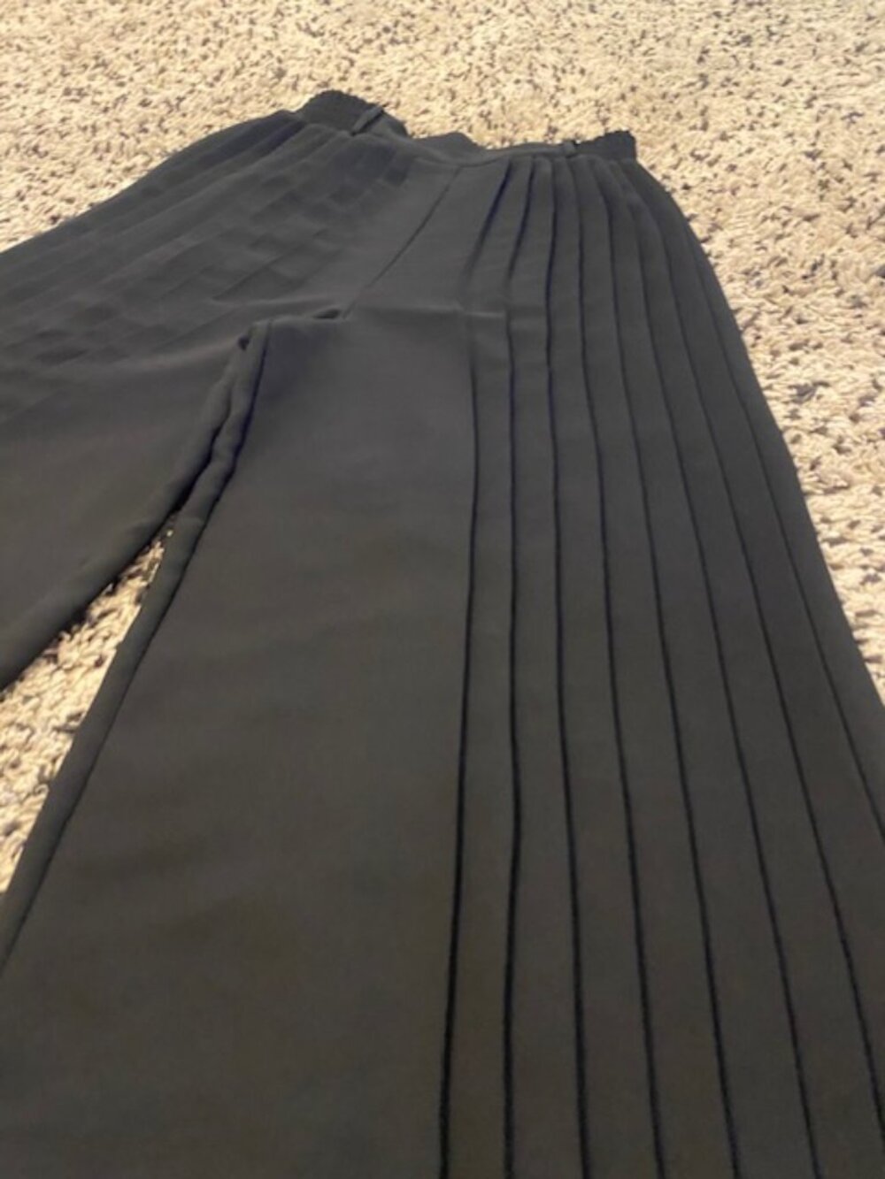Braemar By Jeremy Scott - Pleated Wide-Leg Women's Pants - Black - Size 8